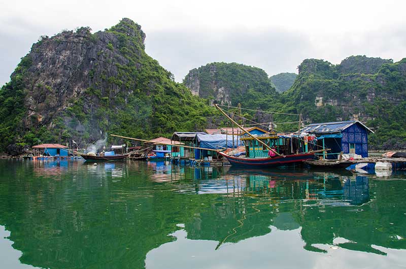 15 - Vietnam - Bahia de Halong - pueblo flotante